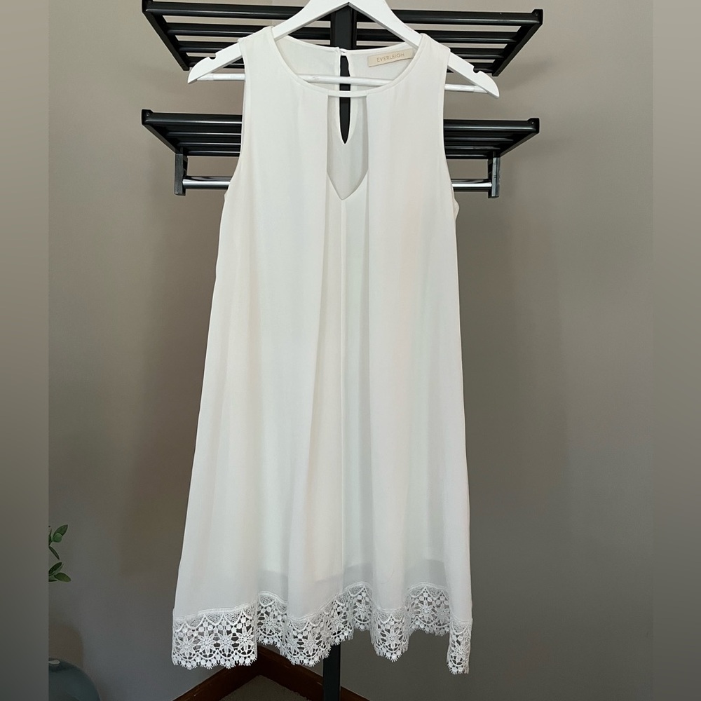 Everleigh White Keyhole Blouse with Lace Hem